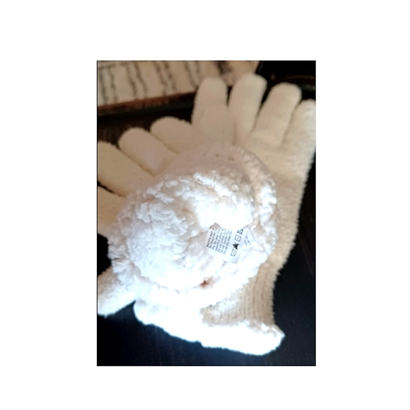 NWT* WOMEN ISOTONER SMART DRI GLOVES IN CREAM - Picture 3 of 3